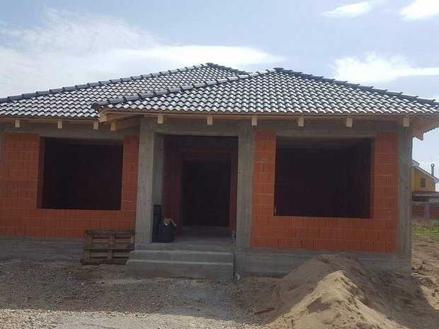 Firma constructii. case la rosu material+manopera