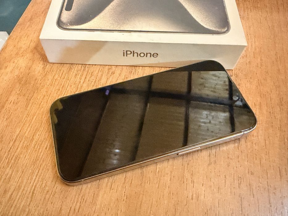 Продам Iphone 15 pro