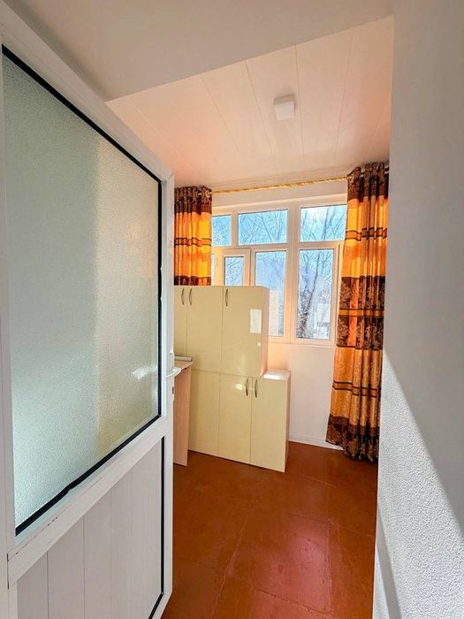 1/2/5 Буюк Ипак Йули 37м2 балкон 2х3 Кирпич Военный Госпиталь