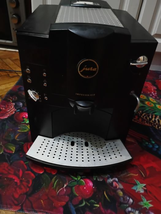 Aparat cafea defect Jura Impresa E10