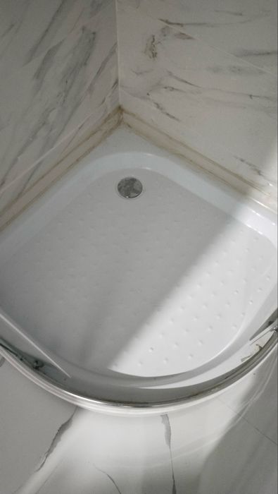 Душ кабина сотилади срочно!