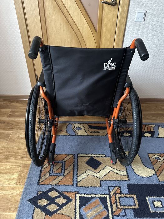 Продам инвалидную коляску