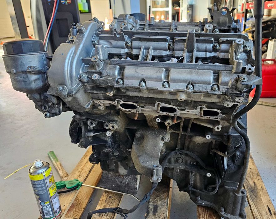 Двигател( гол) за Мерцедес 320 cdi