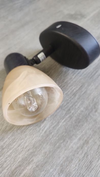 Малък плафон за стена