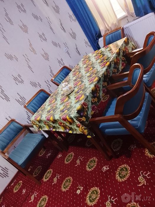 Стол стул сотилади 6 та стули бор