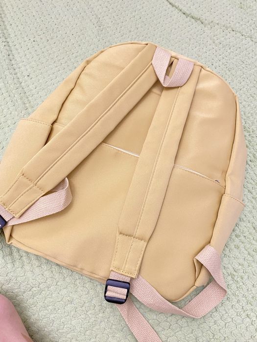 Рюкзак бежевый.