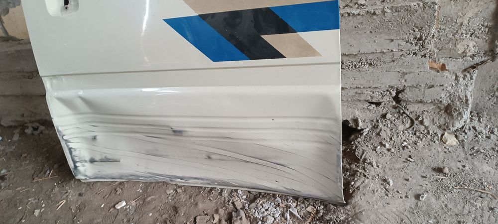 Дамас чап тарап эшиги