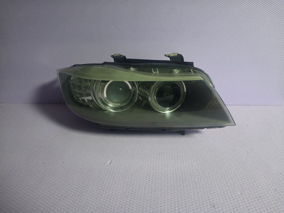 Far dreapta xenon BMW E90 E91 Facelift