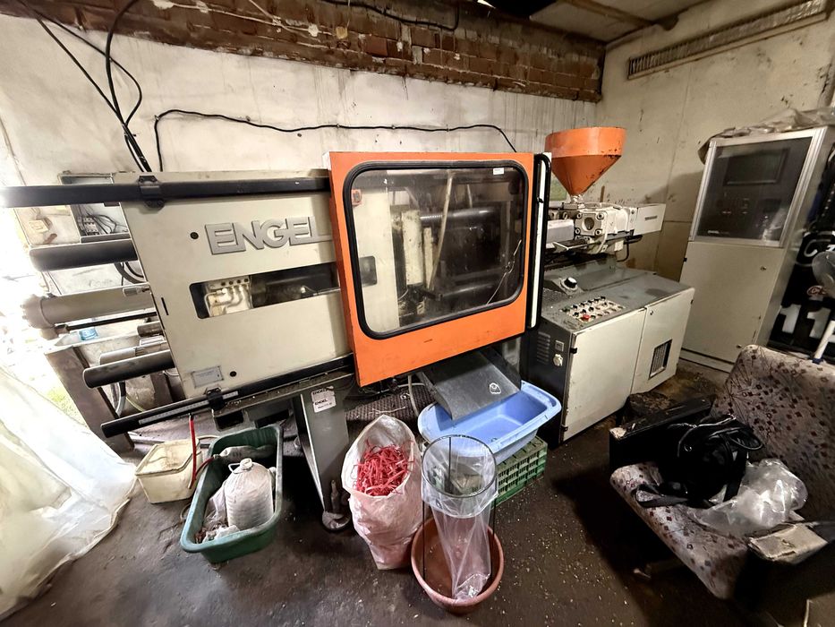 Инжекционна щприц машина ENGEL ES 330/80 (1988г)