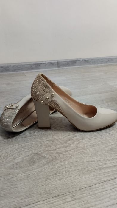 Продаю женские туфли!