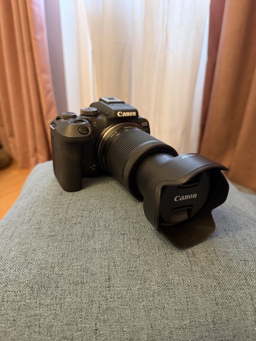 Oferta Pachet! Canon R10 + Obiectiv 18-150 + Stabilizator Ronin SC