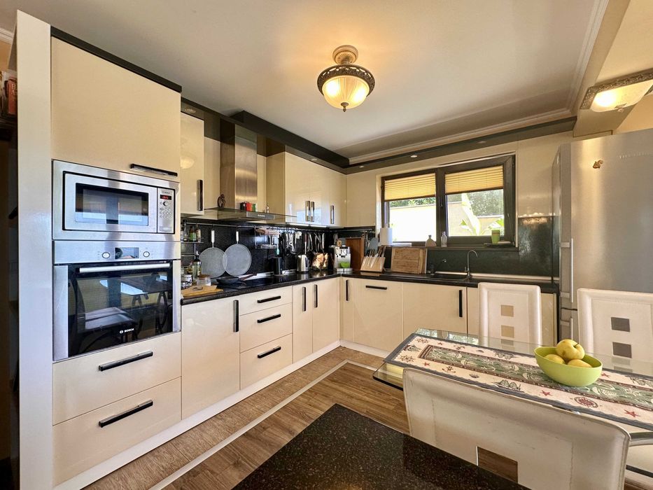 Продава се Къща в с. Кошарица, Област Бургас - 239 кв.м за 2406 €/кв.м - Снимка #16