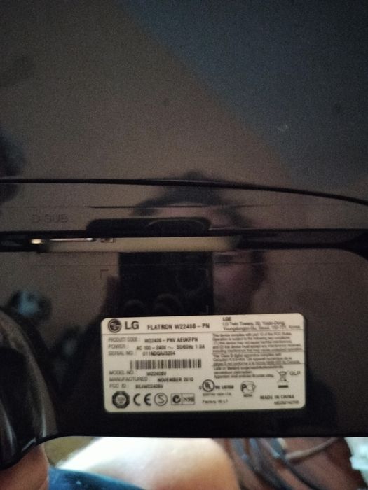 Монитор LG 22" .