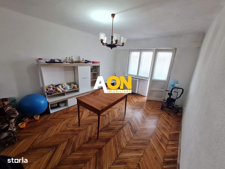 Apartament 4 Camere, 77 mp, Decomandat, Zona Cetate — fotografia 3