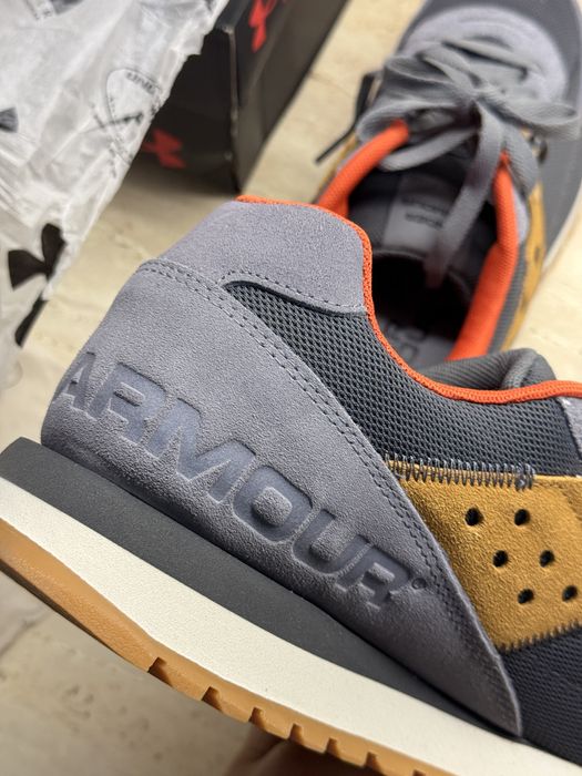 Продам мужские кроссовки under armour