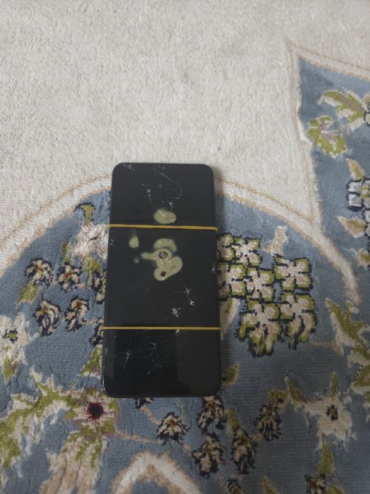 Продам samsung a70 со сломанным диспом