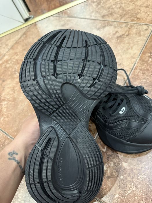 Продам Balenciaga черные кеды унисекс
