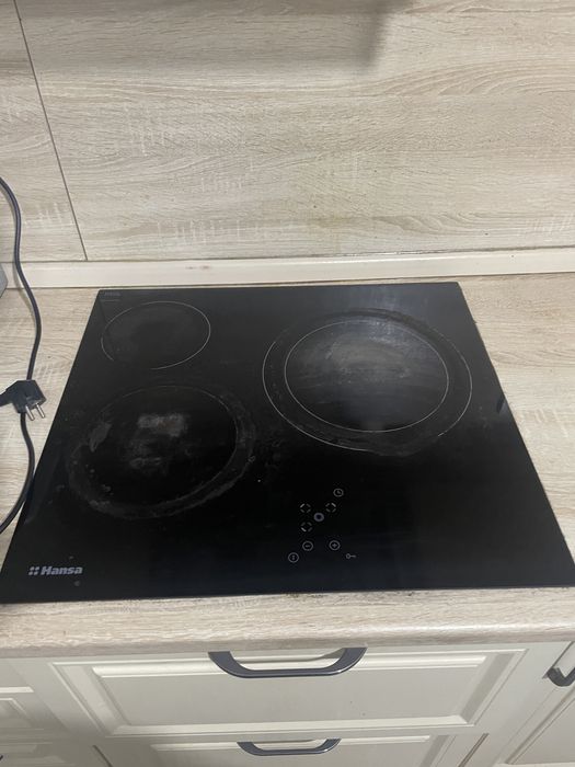 Продам кухонный гарнитур с техникой