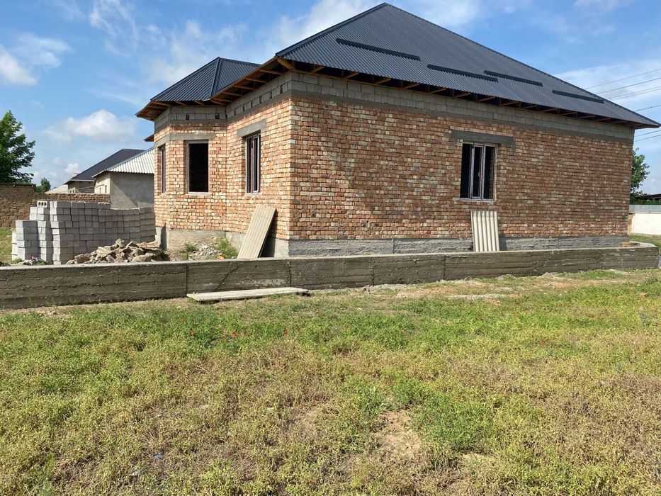 Жер үй сатылады.