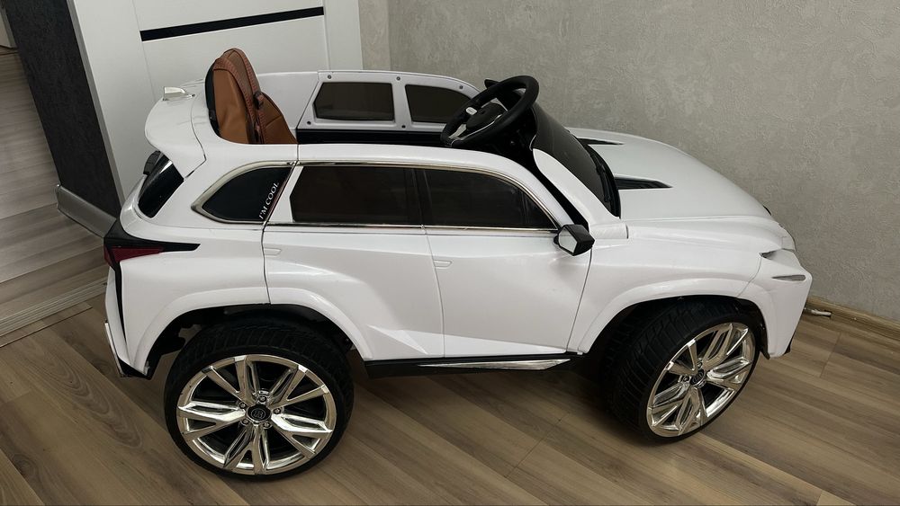 Детская машина электромобиль