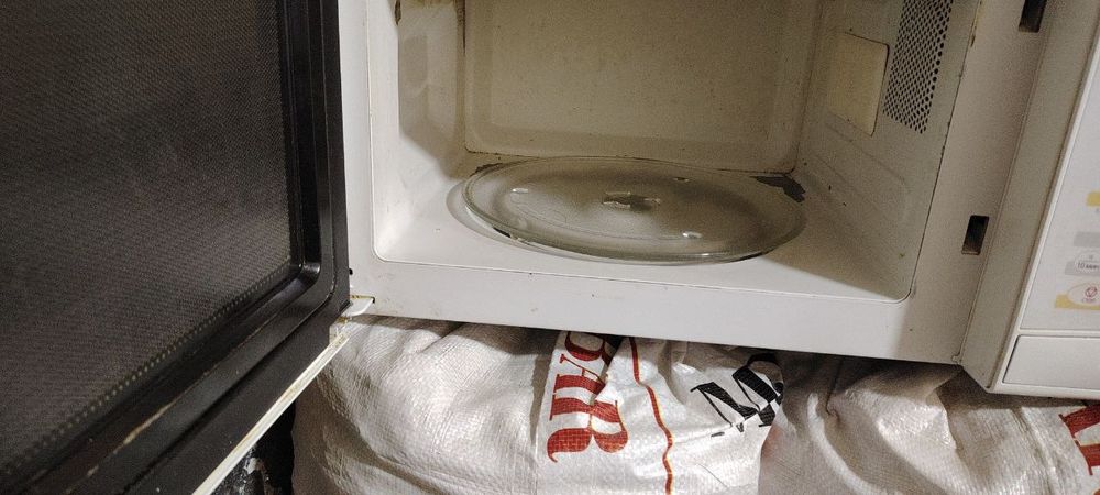 Микраволновка сотилади.2та.