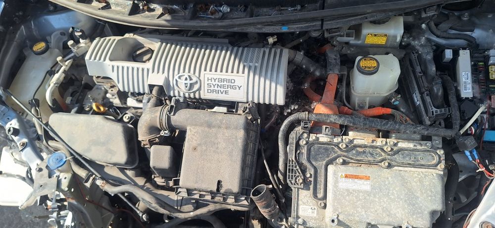 Toyota auris hybrid на Части