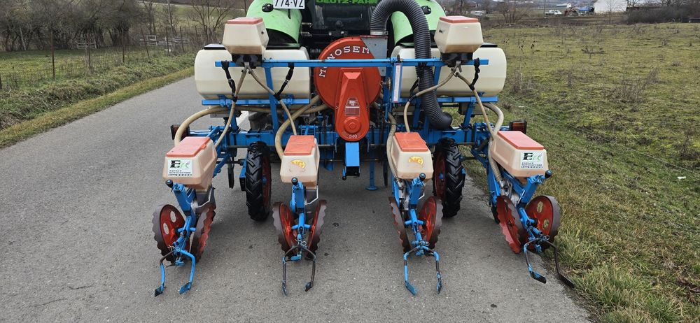 Semanatoare de porumb monosem NG 4 randuri cu azot