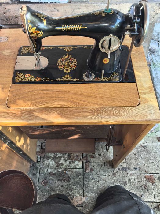 Две ретро шевни машини по 30 лв всяка