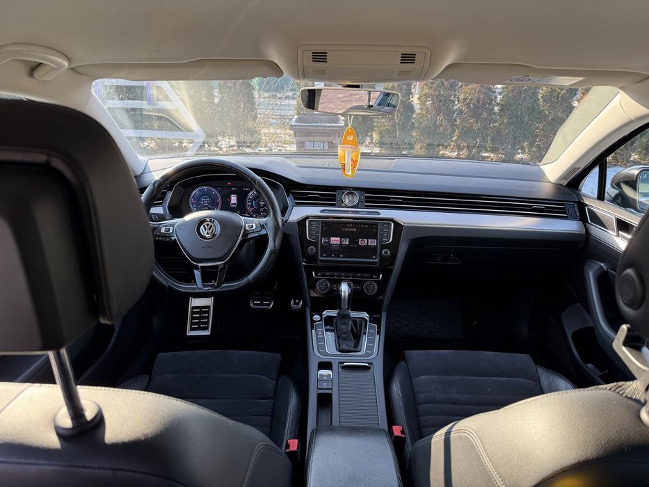 Volkswagen Passat B8 Highline 2.0 TDI  150CP DSG-Bord Digital- Webasto