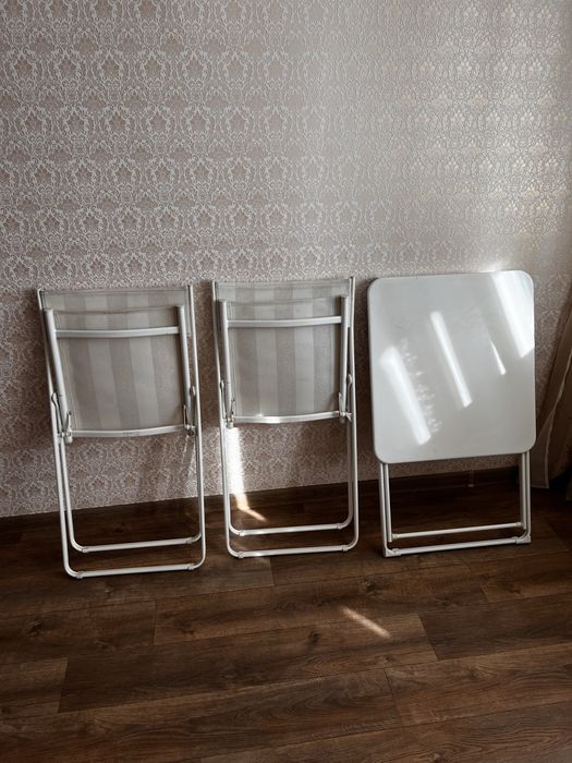 Продам стол и стулья
