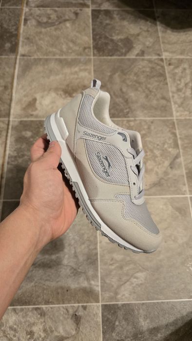 ЧИСТО НОВИ Дамски Обувки Slazenger - 37 номер