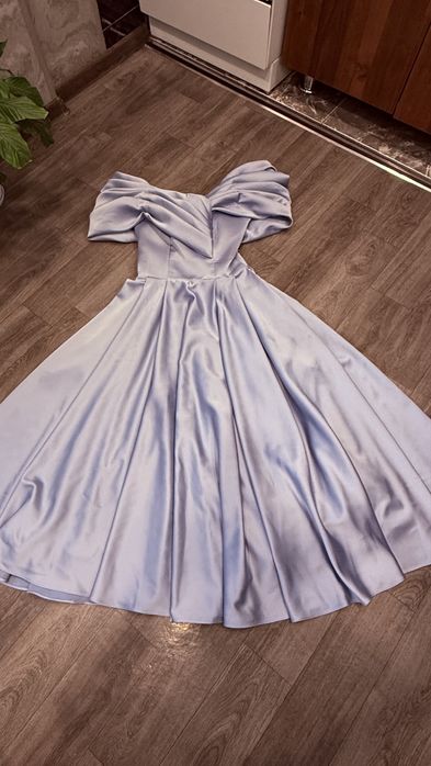Продам новое вечернее платье. Идеально подойдет для выпускного.