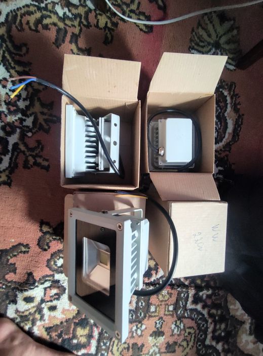светодиодный прожектор 220 w