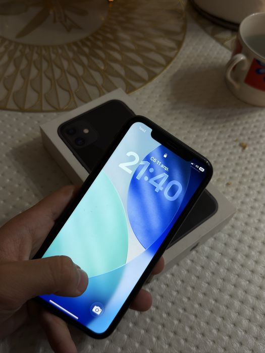 Продам айфон 11