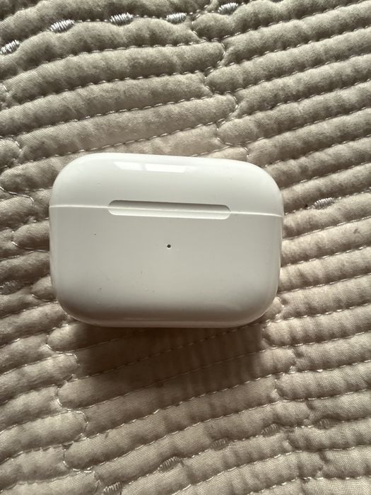AirPods Pro очень хорошем состоянии