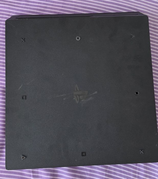 PS4 Pro Sony 1TB + 2 джойстика