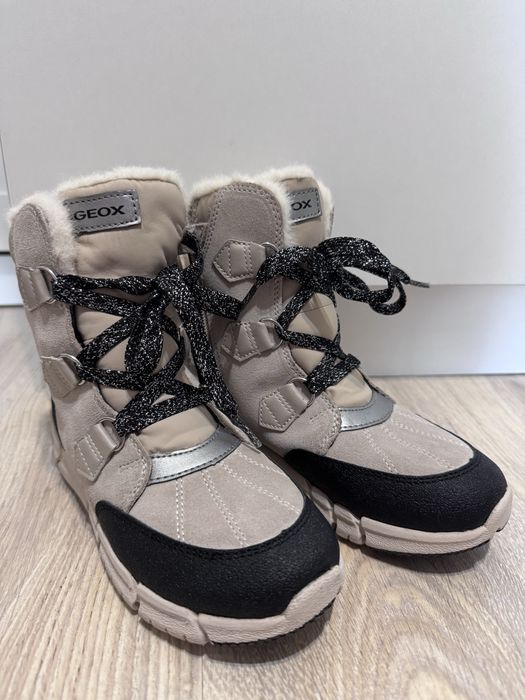 Продам детские сапоги