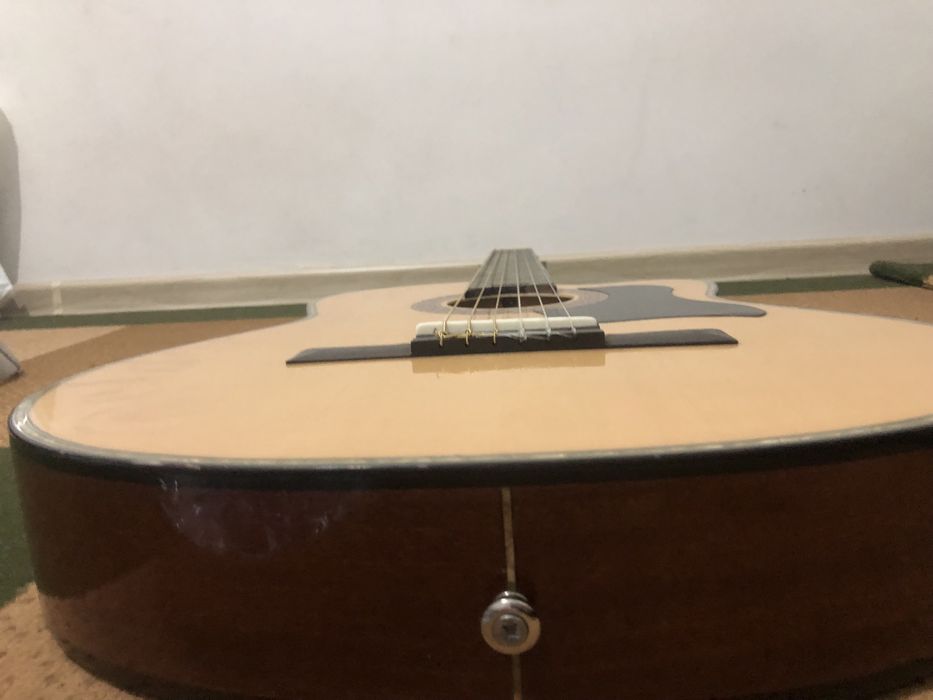 Klassik gitara “ Masterworks” narxi kelishiladi