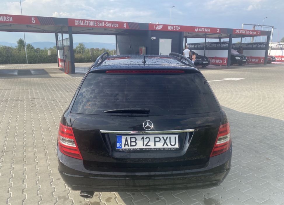 Mercedes-Benz C220