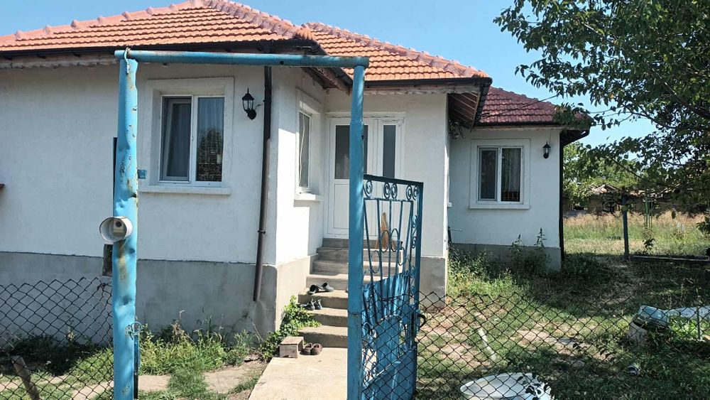 Продава се Къща в с. Глашатай, Област Търговище - 64 кв.м за 367 €/кв.м - Снимка #1