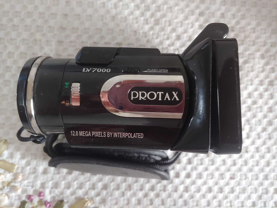 Продам видеокамеру DV7000