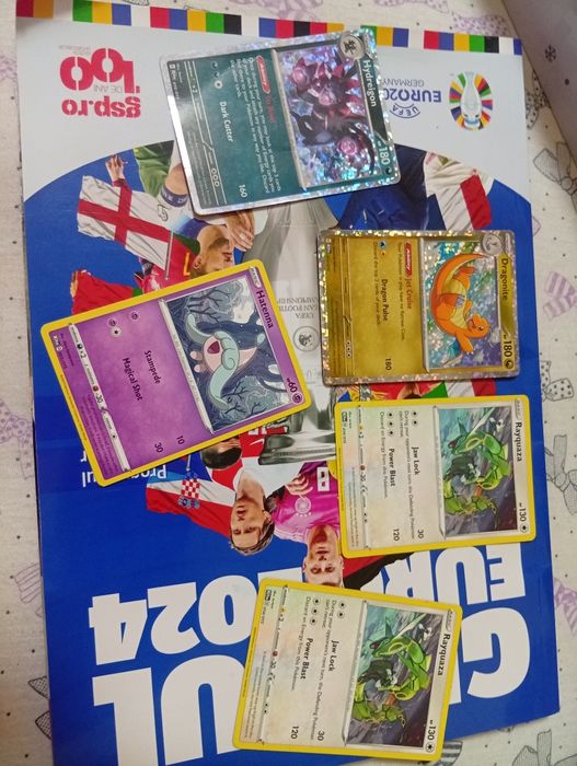 Set cartonase pokemon