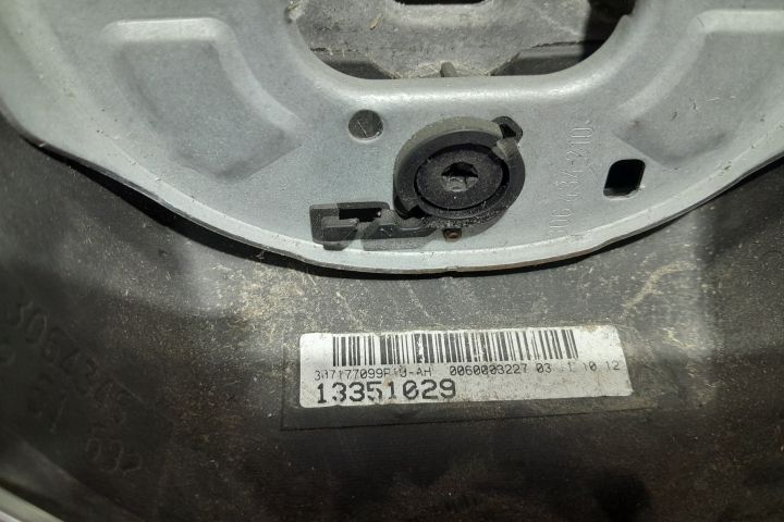 Volan cu comenzi 13351029 Opel Astra J (facelift)