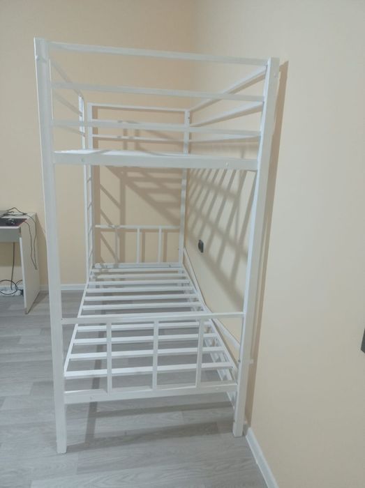 Двухярусная кровать