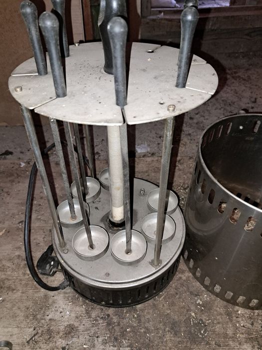 Продам электрошашлычницу