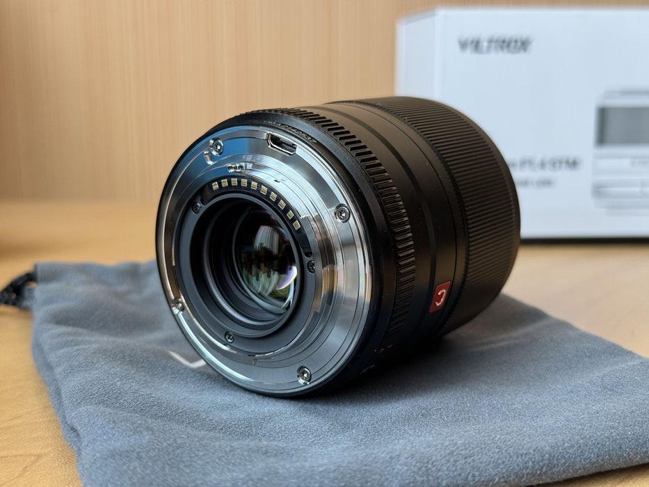 Viltrox AF 23mm F1.4 STM XF за Fujifilm X-Mount – като нов + сенник и кутия