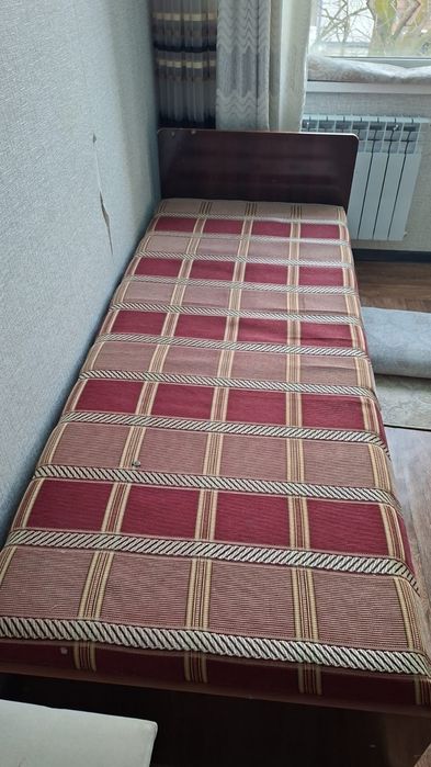 Односпальная кровать