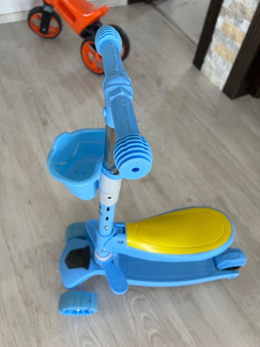 Trotinetă copii cu lumini și sunete