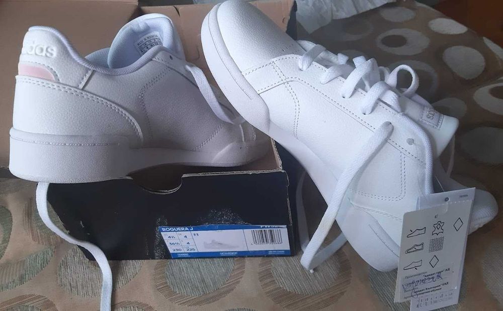 Маратонки Adidas нови бели 36 2/3
