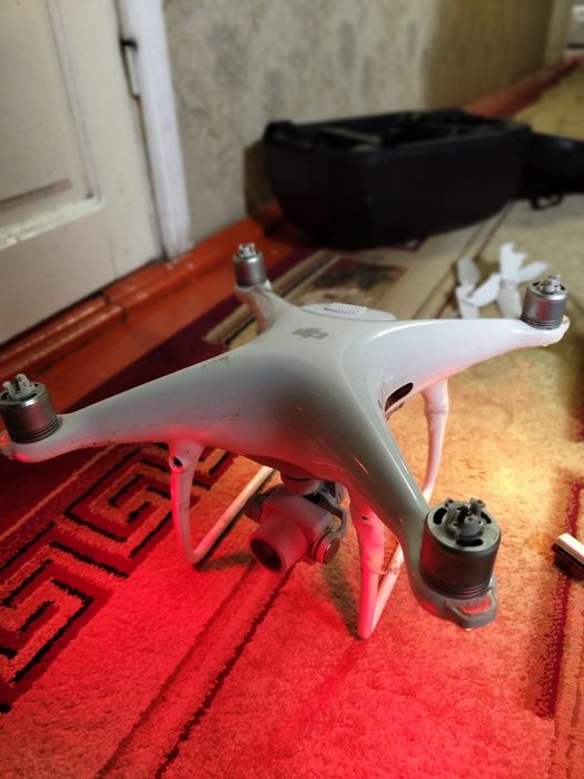 Дрон Фантом 4 про